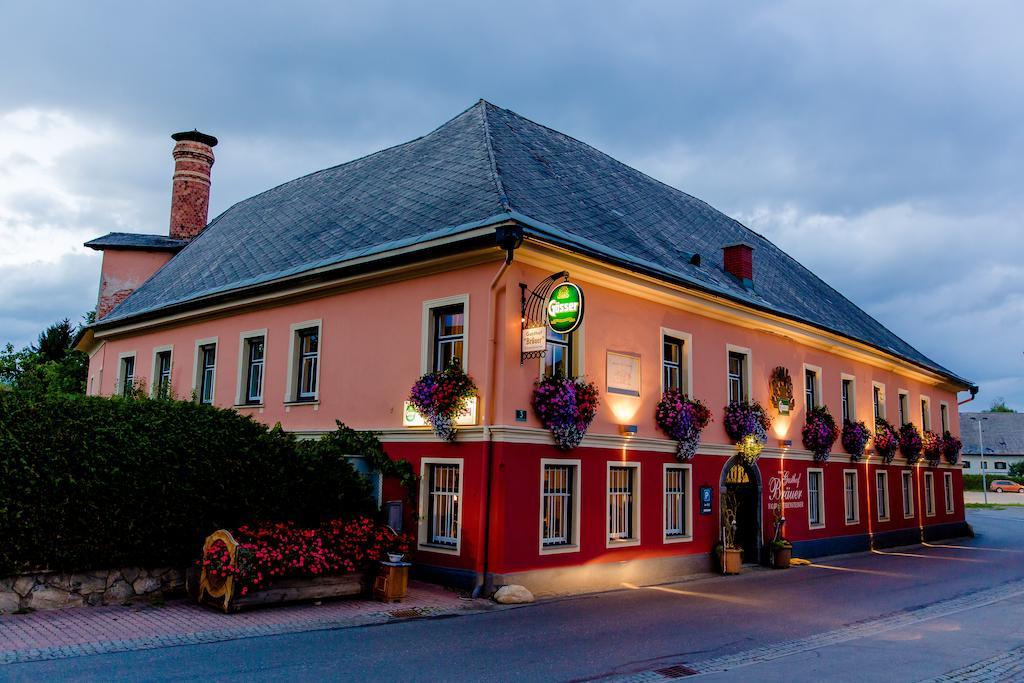 Gasthof Braeuer - Familie Eibensteiner Weißkirchen in Steiermark 외부 사진