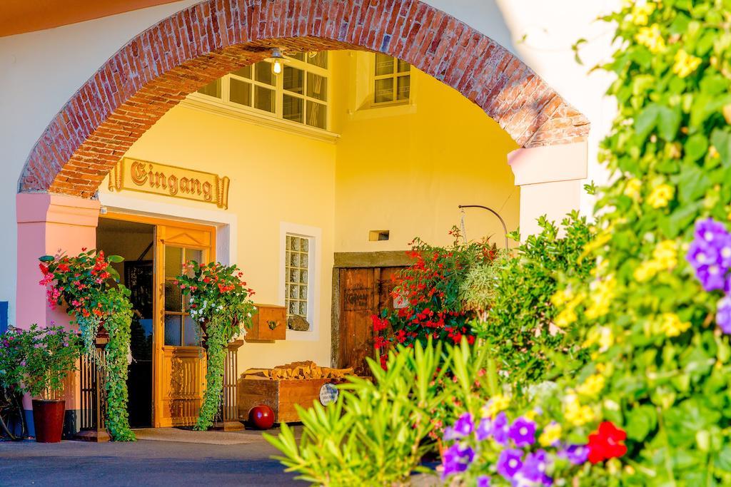 Gasthof Braeuer - Familie Eibensteiner Weißkirchen in Steiermark 외부 사진
